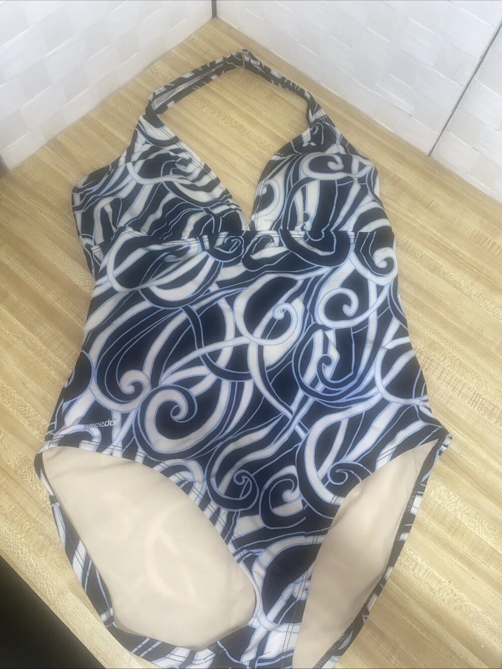 Speedo Women's Halter Swimsuit 1 Piece Modest Cut Multicolor Vacation Sz 18 XL